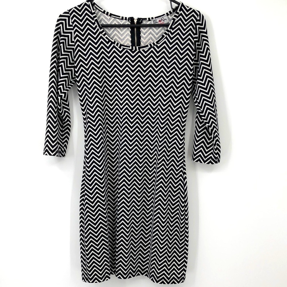 Urban Rose Bodycon Form Fitting Dress Chevron Pattern Size S/M